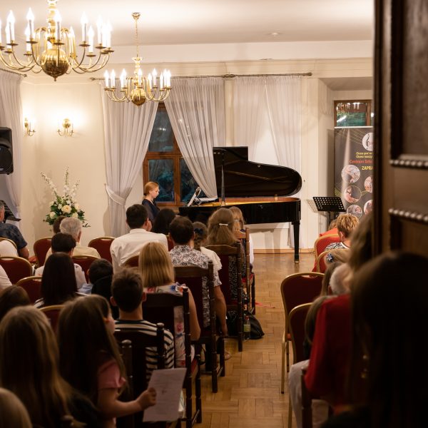 Koncert na zakończenie roku 2021/2022 Dwór Zieleniewskich w Trzebini