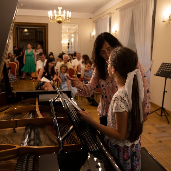 Koncert na zakończenie roku 2021/2022 Dwór Zieleniewskich w Trzebini