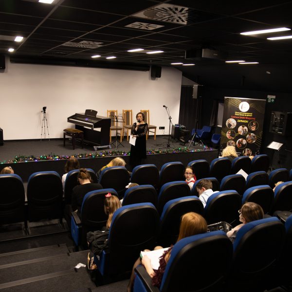 Koncert Kolęd Gminna Biblioteka Publiczna w Krzeszowicach