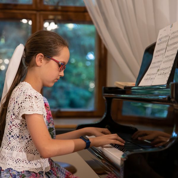 Koncert na zakończenie roku 2021/2022 Dwór Zieleniewskich w Trzebini